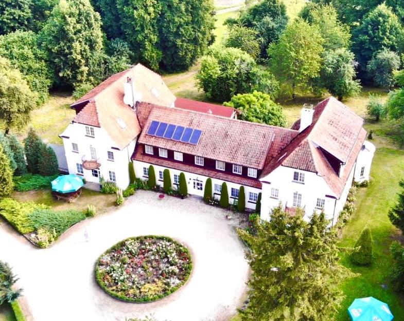 Palac Wojciechy Luaran gambar